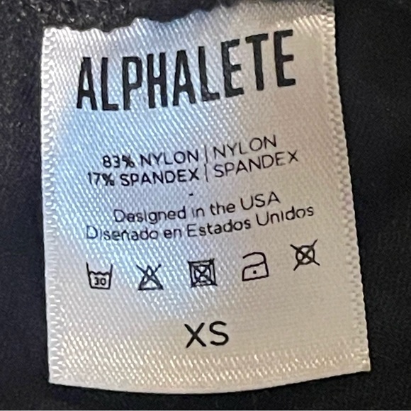 Alphalete Ultrasoft Keyhole Black Cropped Long Sleeve Size XS - Picture 5 of 5